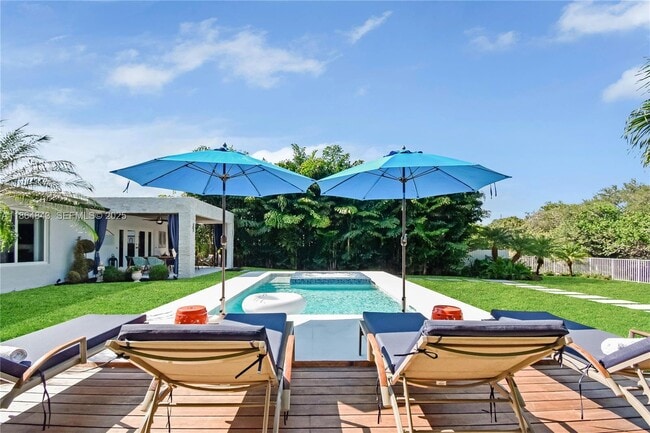 Foto del edificio - 14441 S Biscayne River Dr