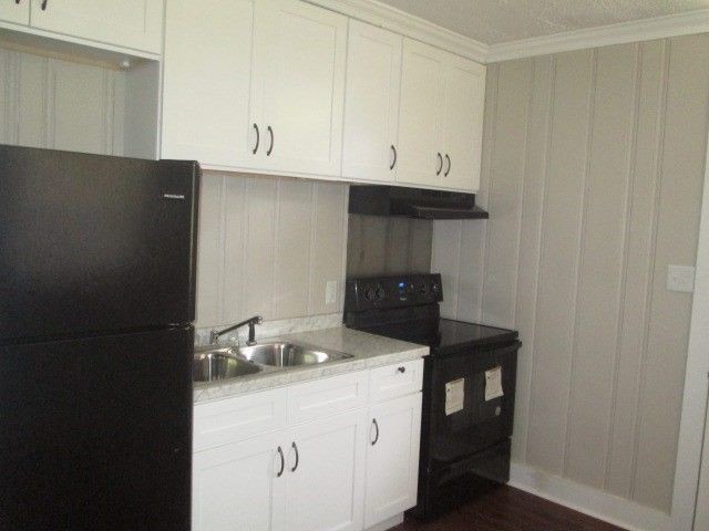 Foto del edificio - 2140 Silverdale Rd