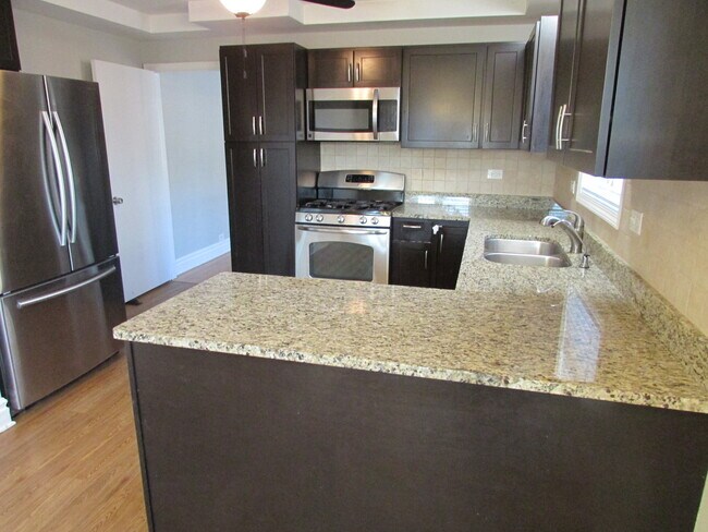 Foto del edificio - 4620 N Overhill Ave