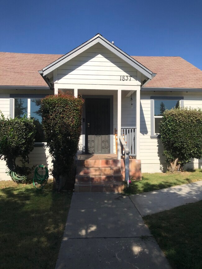FRONT - 1837 20th St