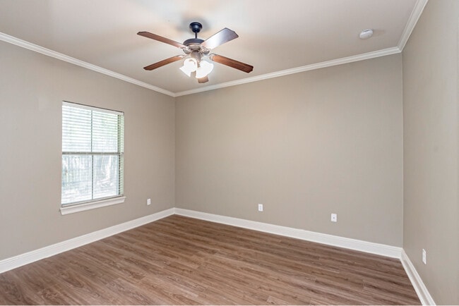 Building Photo - 828 Meadow Bend Dr