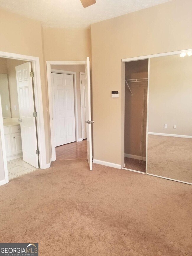 Foto del edificio - 520 Windcroft Cir NW