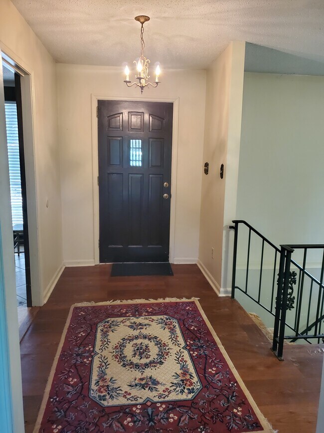 Building Photo - 3473 Ridgecrest Dr