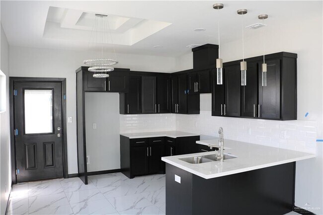 Foto del edificio - 1420 Hibiscus Ave
