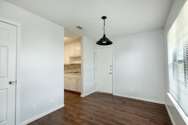 Foto del edificio - 2900 Mesquite Ln