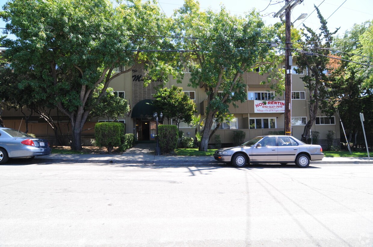 Foto del edificio - 997-999 Torrano Ave
