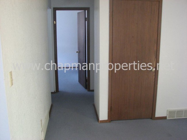 Building Photo - 10412 W Landmark Ct
