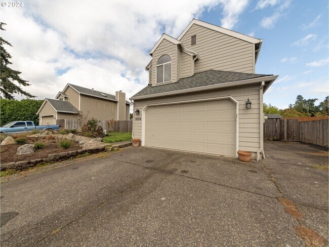 Foto del edificio - Newly Build 3 bedroom home w/ RV Parking a...