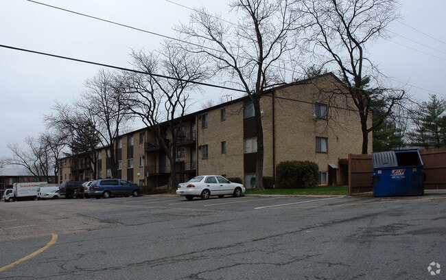 Building Photo - White Oak Garden Apartments