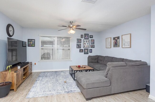 Foto del edificio - 9470 Lutoo Ln