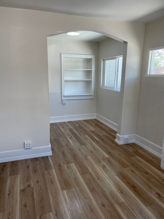 Building Photo - 311 Stanford Dr SE