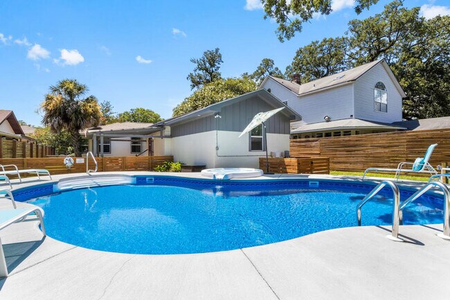 Building Photo - 134 Lee St