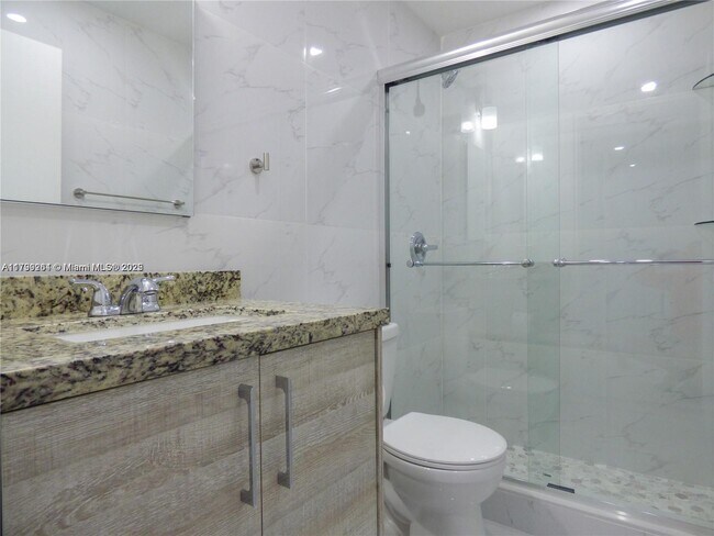 Foto del edificio - 10355 N Kendall Dr