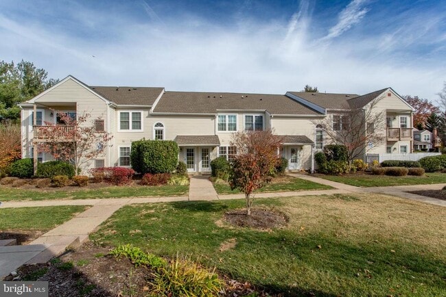 Building Photo - 10014 Beacon Hill Dr