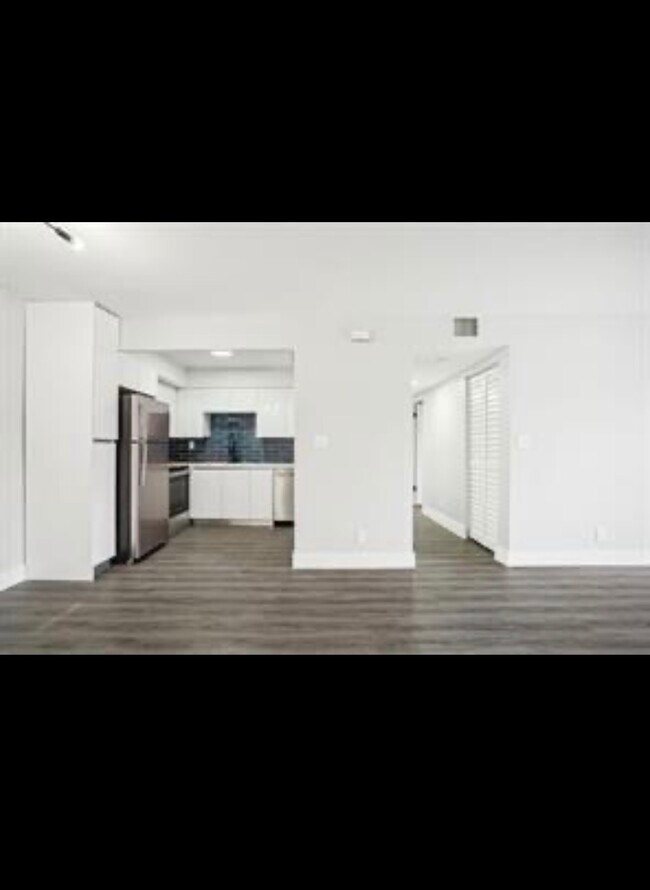 Foto del edificio - 3244 NW 84th Ave