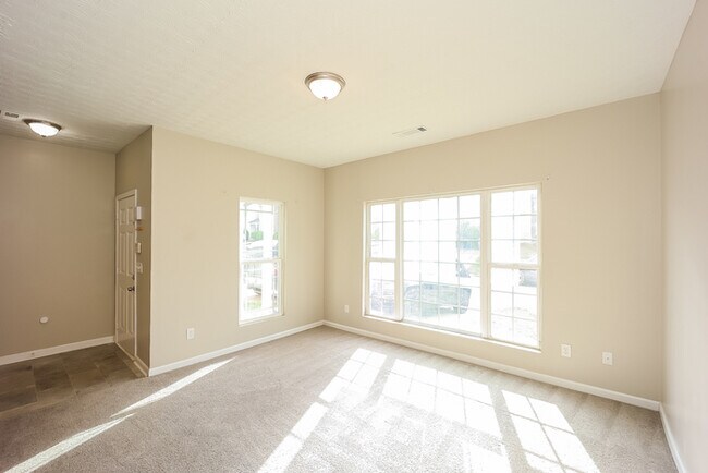 Foto del edificio - 1701 Carrington Dr