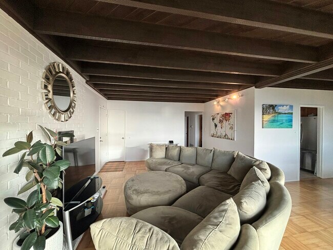 Foto del edificio - 447 Westmoor Ave