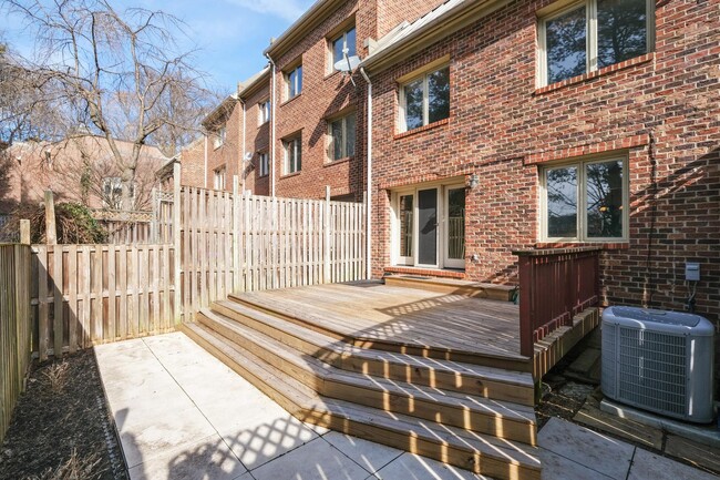 Building Photo - 4028 Chancery Ct NW