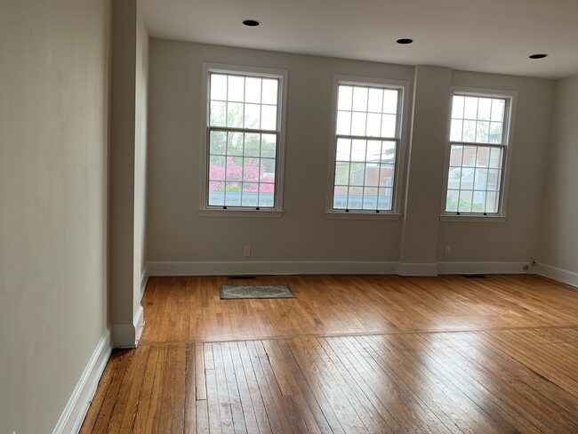 Foto del edificio - 3420 R St NW
