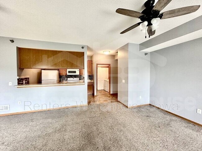 Foto del edificio - 2323 E Porter Ave
