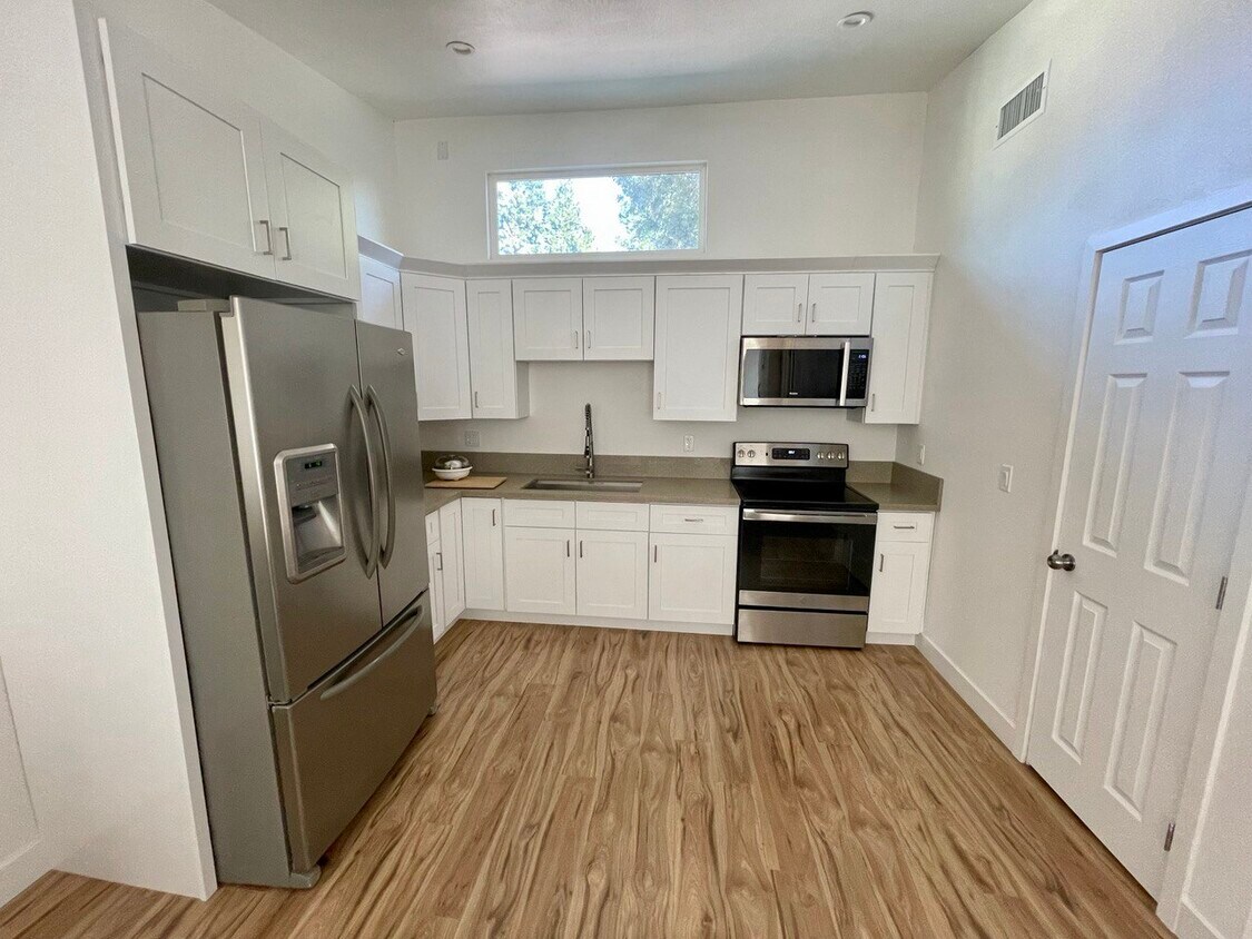 Foto principal - 5604 Le Sage Ave