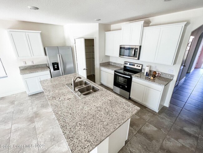 Foto del edificio - 3722 Coachman Ln SE