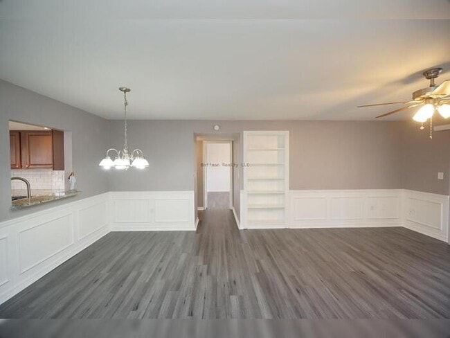 Building Photo - Lakefront Condo in Carrollwood!