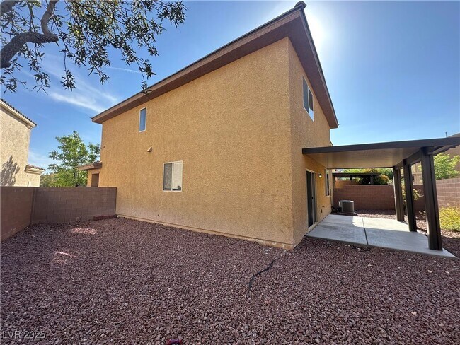 Foto del edificio - 10606 Sand Mountain Ave