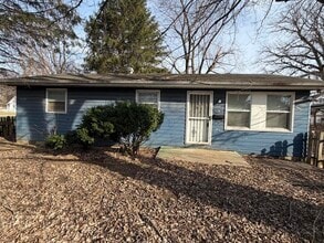 Building Photo - 921 Martin St