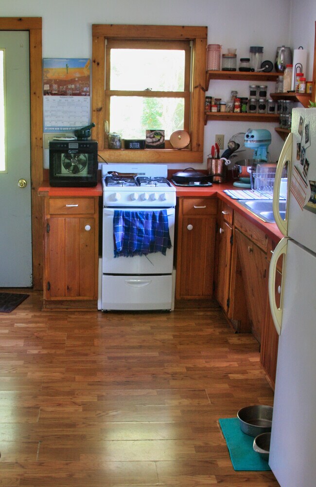 Kitchen - 248 Reagan Rd