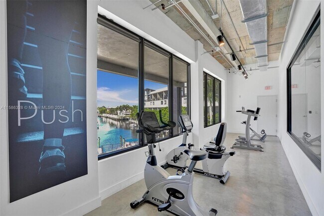 Foto del edificio - 516 SE 1st Cir