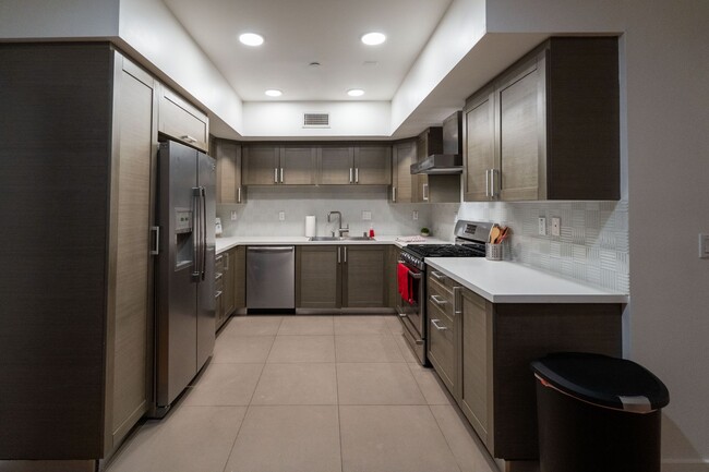 Building Photo - Stunning 3 Bedroom/ 3 Bathroom $5,900/mo.