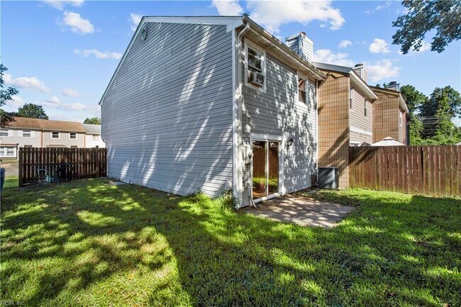 Foto del edificio - 482 Hill Meadow Dr