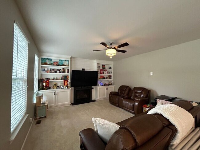 Foto del edificio - 4 Colemans Mill Dr