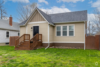 Building Photo - 620 Broadwater Ave