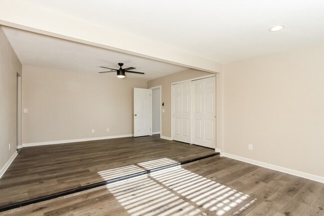 Building Photo - 6080 S Springbrook Dr