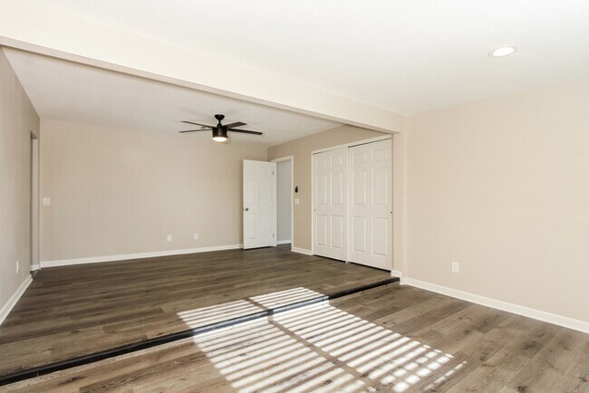 Foto del edificio - 6080 S Springbrook Dr