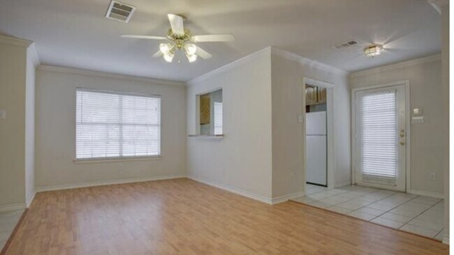 Building Photo - 3229 S University Dr