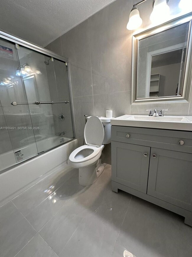 Building Photo - 3328 Wilson St