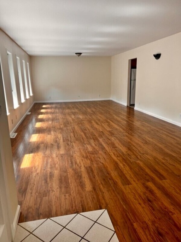 Building Photo - 36 Golden Willow Lp