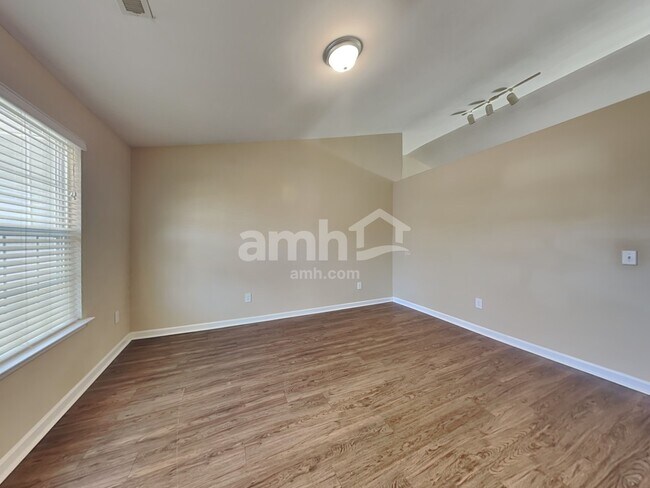 Building Photo - 3 Kavanagh Ct
