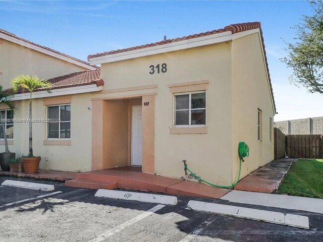 Foto del edificio - 318 NW 114th Ave