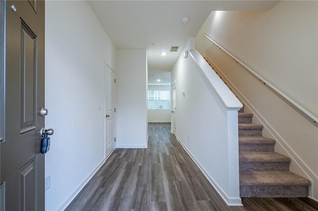 Foto del edificio - 2010 Ayla Dr