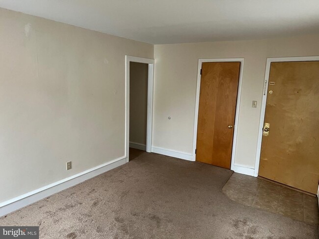 Building Photo - 400-APT. E Philadelphia Ave