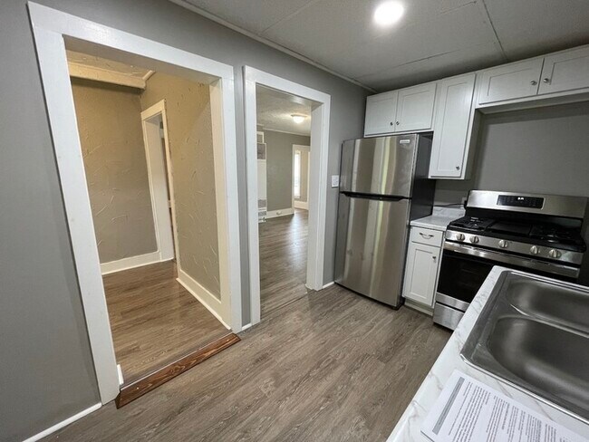Foto del edificio - 653 Broadway NW Unit 3 Close to Bridge St ...