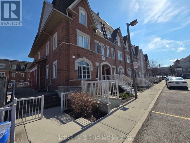 Building Photo - 601 Shoreline Dr