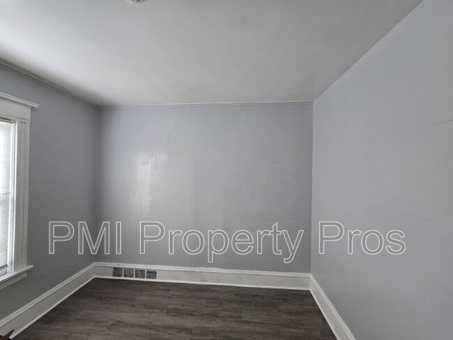 Building Photo - 2620 W Locust St