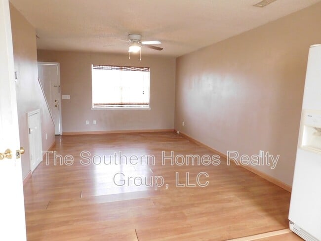 Foto del edificio - 204 Arrants Rd