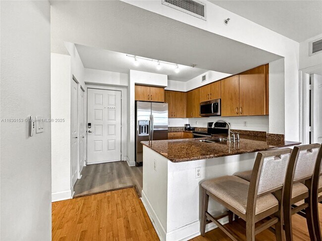 Foto del edificio - 1830 Radius Dr