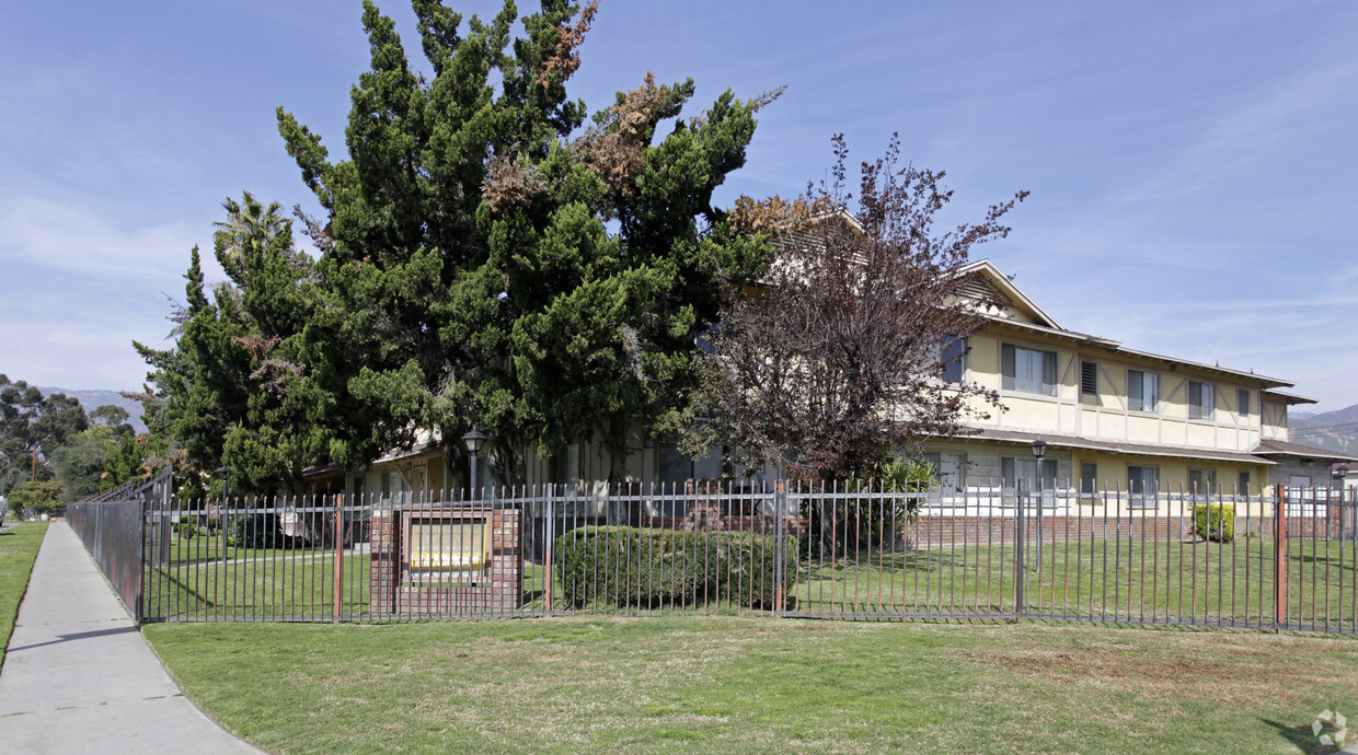Building Photo - Golden Date Apartments